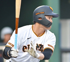 【巨人】中山礼都が４号ソロ　昨季までの同僚からバックスクリーンへ…２軍戦