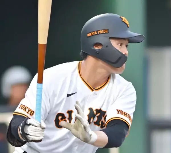 【巨人】中山礼都が４号ソロ　昨季までの同僚からバックスクリーンへ…２軍戦