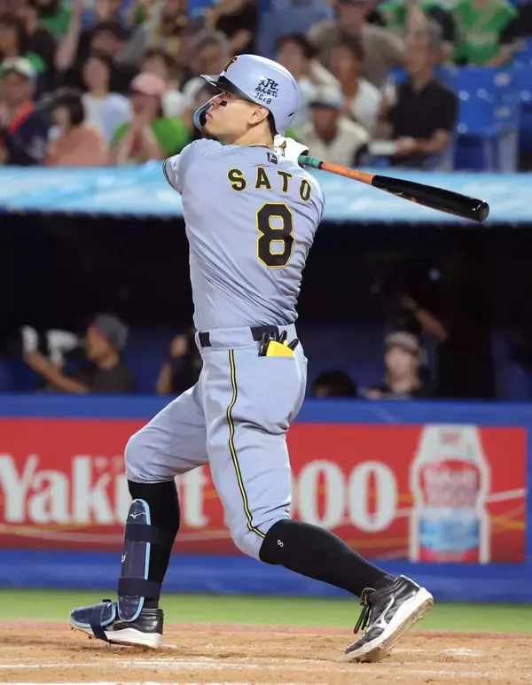 【阪神】佐藤輝明が２戦連発のリーグ単独トップ３２号ソロ「いい形で打てた」森下翔太と深谷球審の一触触発の場面に関しては言葉を濁す「まあまあまあ」