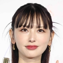 鈴木えみが離婚を発表「昨年末に離婚が成立し、約１年が経ちました」離婚後もしばらく同居も、現在は別々に暮らす