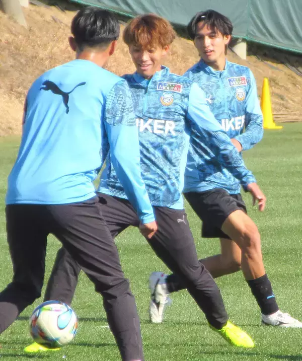 川崎ＭＦ橘田健人　練習に合流　右足けがから復帰　高校日本一になった母校・神村サッカーの賛辞に「うれしい」