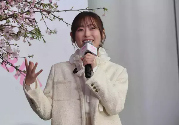 福原遥、昼間からお酒を堪能「おいしいビールをいただけてうれしいです」