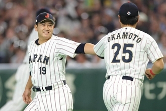 菅野智之、後輩からのイジリにＸでも応戦「左の人はもっと緊張してください」巨人時代の後輩・岡本和真にクギ