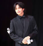 「中島健人、自身のライブ前にＹＯＡＳＯＢＩを聴いて気合入れる「愛する楽曲から力をもらっています」」の画像1