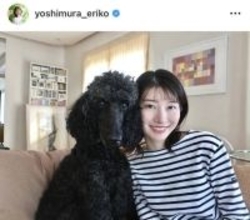 「座ったら背が同じ愛犬」ＴＢＳ吉村恵里子アナが衝撃ショット！「似てきましたね」「ほっこりです」