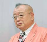 「笑福亭鶴瓶「１８歳の玲子と僕」妻との大学時代の“ペアルックショット”に５３年ぶり再会！「たまりませんーー」「宝物」「素敵だなぁ」」の画像1