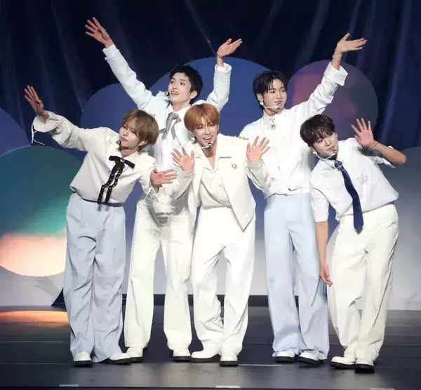 ＶＩＢＹ、デビューから２か月で武道館公演　ファンからのサプライズに大号泣「これからもついてくれるとうれしい」