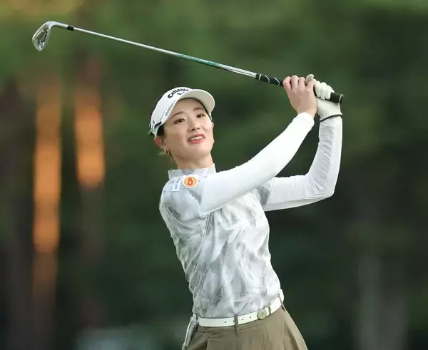 【女子ゴルフ】人気プロ・青木香奈子がメジャーで５位発進「すごい上出来」　２年目でツアー初Ｖ狙う