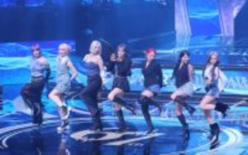 【レコ大】ＨＡＮＡが最優秀新人賞に選出　ＹＵＲＩ感涙あいさつ　メンバー号泣「Ｂｌｕｅ　Ｊｅａｎｓ」パフォーマンス