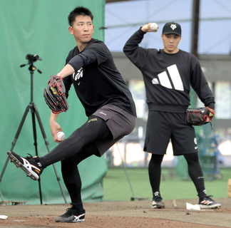 【巨人】戸郷翔征が宮崎合同自主トレ初のブルペン入りで計２０球