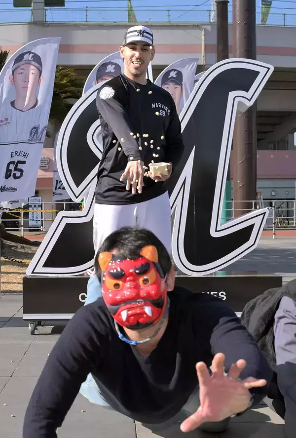 【ロッテ】今年の鬼退治は助っ人キャプテン！　豪快に豆を投げ「久しぶりにやりました」