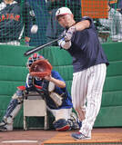 「鈴木誠也が圧巻弾　侍ジャパン合流後初のフリー打撃　２１スイングでサク越え５発　昨季メジャー３２発のパワーにファンも驚がく」の画像1