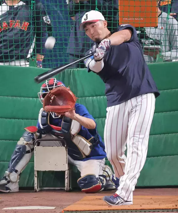 鈴木誠也が圧巻弾　侍ジャパン合流後初のフリー打撃　２１スイングでサク越え５発　昨季メジャー３２発のパワーにファンも驚がく