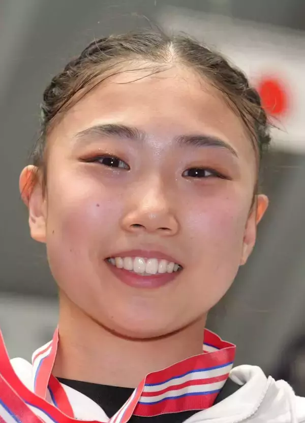 【体操】岸里奈が逆転Ｖへ、予選２位　平均台でまさかの落下も「立て直して自分らしい演技ができた」　昨年２位に敗れた悔しさを１６日の決勝にぶつける