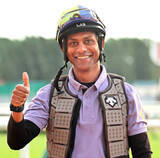 「「インドのマジックマン」ナレドゥ騎手が札幌競馬場に初見参　「ディープインパクトのファンでした」」の画像1
