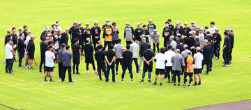 激震「１番・浦田」離脱も…巨人逆転Ｖへ橋上監督代行が語った“代役候補”「左専用ではない。右左関係なく使えたら」