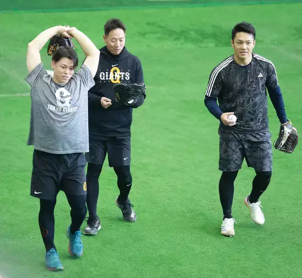 【巨人】高梨雄平が楽天時代の同僚・則本昂大とキャッチボール　則本は「１年目の一番最初に衝撃を受けたピッチャー」