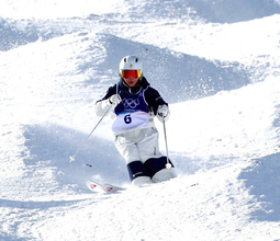 【五輪】モーグルの冨高日向子は４位「あとちょっと」と号泣、３位選手と異例の同点もターン点わずか０・２及ばず…里谷以来、日本女子２人目の快挙届かず
