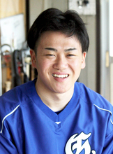 元中日・近藤真市監督「ハンデを感じません」県岐阜商・横山温大が岐阜聖徳学園大で初練習