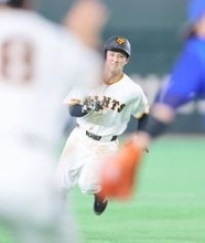 【巨人】浦田俊輔がバットと足で存在感示す　鮮やか右前安打→好走塁でチャンス演出…２戦連続１番で出場