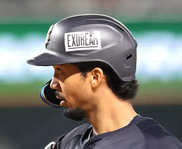 【オリックス】宗佑磨、ヒヤリ…右太もも裏に死球で悶絶　プレー続行に拍手　鈴木豪太の１３９キロが直撃　