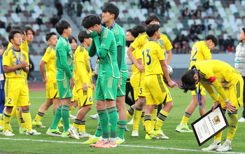【高校サッカー】準優勝の鹿島学園、就任２５年目の鈴木雅人監督が不変の「情熱」で過去最高成績を塗り替える