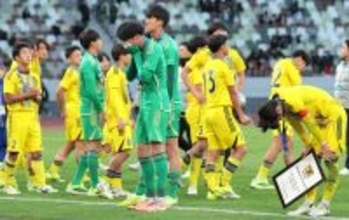 【高校サッカー】準優勝の鹿島学園、就任２５年目の鈴木雅人監督が不変の「情熱」で過去最高成績を塗り替える