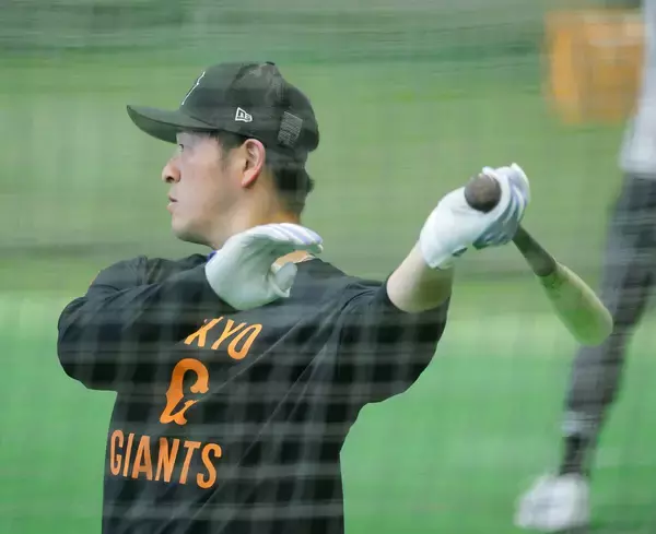 【巨人】新主将の岸田行倫がＧ球場で自主トレ　１４年ぶり日本一へ則本昂大ら新戦力と積極会話