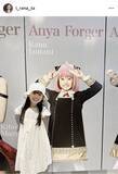 「泉谷星奈「アーニャ」姿の自分と２ショット　白いワンピ姿が「美少女すぎ」「超絶可愛い」」の画像1