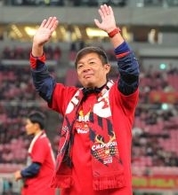 鹿島指揮官「鬼さん」の素顔と情熱…高い要求、でも崩れない信頼関係　来季も指揮、単身赴任生活はまだまだ続く