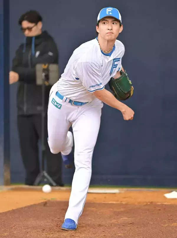 【日本ハム】達孝太「安心する材料が増えた」キャンプ初日、ブルペン６２球　スイーパー気味の新スライダーも