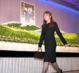 「佐久間朱莉「ジャンボさんのような存在に近づけるように」　師匠・尾崎将司さんお別れの会で決意」の画像1