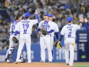 【ＤｅＮＡ】今夜はギリギリ間に合った！試合後のライブパフォーマンス無事開催　ロックバンド「Ｔｈｉｓ　ｉｓ　ＬＡＳＴ」…２１日は規定時間に終わらず中止