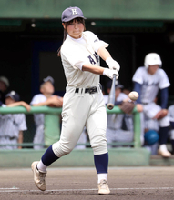 【高校野球】埼玉初の女性ノッカー、飯能・花岡咲愛「緊張してます。でも楽しみの方が勝ってきた」兄・晴翔との共演に両親も感極まる