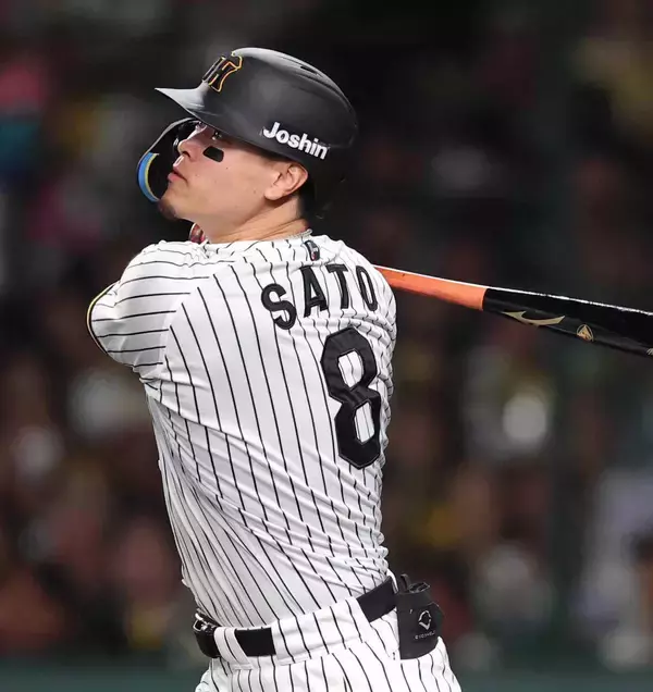 佐藤輝明、ＷＢＣ初出場　井端監督「日本球界で一番の飛距離」岡本＆村上と守備位置重複も昨季セ２冠