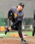 【巨人】元日本ハム新戦力左腕コンビがブルペン入り　岸田行倫らとバッテリー