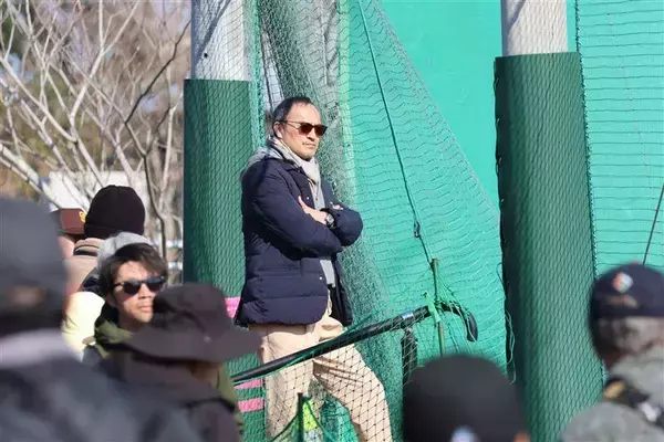 世界の渡辺謙が３日連続の侍ジャパン宮崎合宿に登場　ネトフリ特別サポーターが連日の熱視線