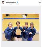 「吉瀬美智子が５１歳に！有村架純らドラマ共演者のお祝いショットに「爽やか美魔女」「最強綺麗！」「Ｎｉｃｅであります」」の画像1