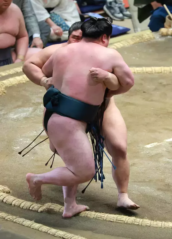 幕内・伯乃富士が４勝目　元サッカー少年のポジションはＧＫとＦＷ　日本代表で期待するのはＧＫ鈴木彩艶「かっこいいなと思う」