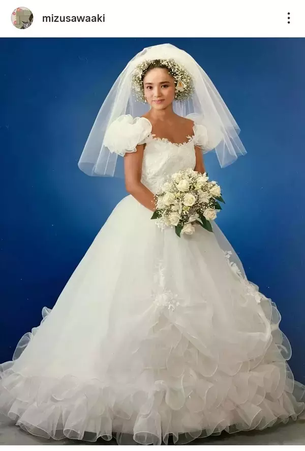 離婚から３３年の水沢アキ　ドレス姿が「綺麗」シングルの胸中吐露…子どもたちも「美男美女」と話題