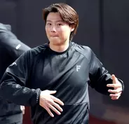 【日本ハム】“二刀流”山崎福也「色にこだわった」“鈴木誠也モデル”でパ新６年連続安打目指す…６日ヤクルト戦で今季初先発