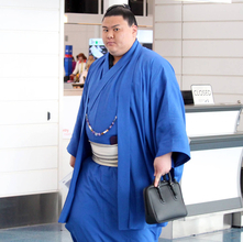 ロンドン公演で"デマ被害"の義ノ富士、初の海外公演へ出発「楽しみです」…昨年は直前の休場で怪情報が拡散