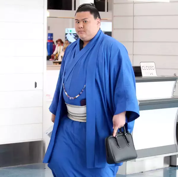 ロンドン公演で"デマ被害"の義ノ富士、初の海外公演へ出発「楽しみです」…昨年は直前の休場で怪情報が拡散