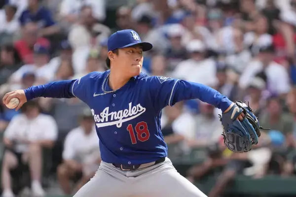 山本由伸、完全試合達成ならず　８回２死でベッツが痛恨失策…ノーヒットノーランまで残り４人