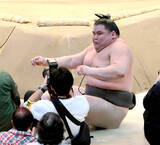 「横綱のしこ名を継ぐ旭富士、序ノ口デビューからの連勝が「２５」で止まる　元十両・生田目に初黒星　史上最速新十両遠のく…」の画像1