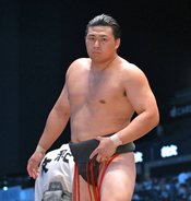 幕下のイケメン大森が３連勝で５勝１敗　びんつけ油で決めたオールバックは「アブラ増し増し」二郎系ラーメン風回答