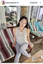 美人気象予報士、素肌が透けるタンクトップ姿「ナイススタイル」の声…穂川果音