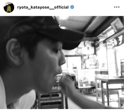 ３２歳を迎えた片寄涼太、激レアモノクロショット公開！「パパ業も楽しんで頑張って」「愛情のこもった素敵なお写真」１児の父