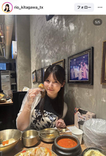 元モー娘。→テレ東・新人女子アナが「同期と韓国旅行」ショット！「ひたすら食べ続ける」…北川莉央アナ