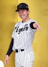 【阪神】ドラ１立石正広、初任給で「いい自転車を」ドラ３岡城快生「実家にサウナ」新人ファンミーティング